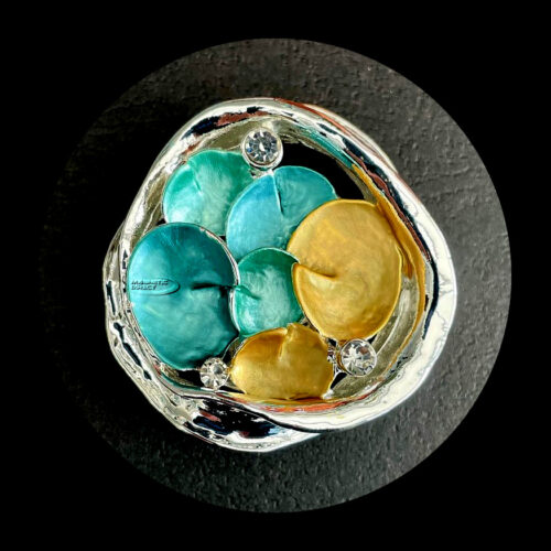 Lily Magnetic Brooch MB15